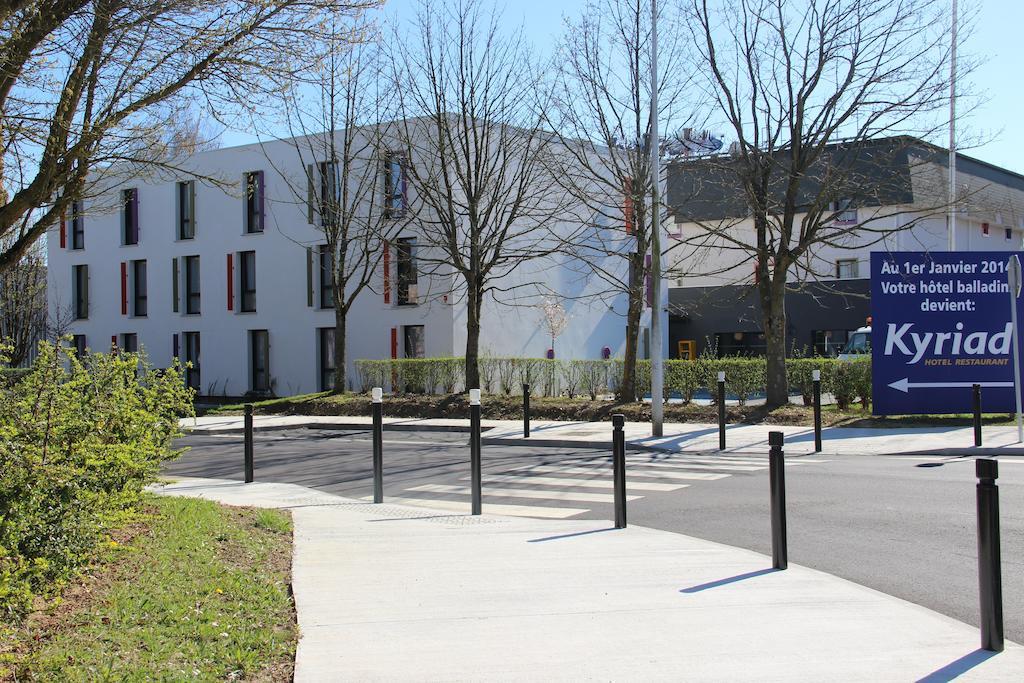 Kyriad Saint Quentin En Yvelines - Montigny Exterior foto