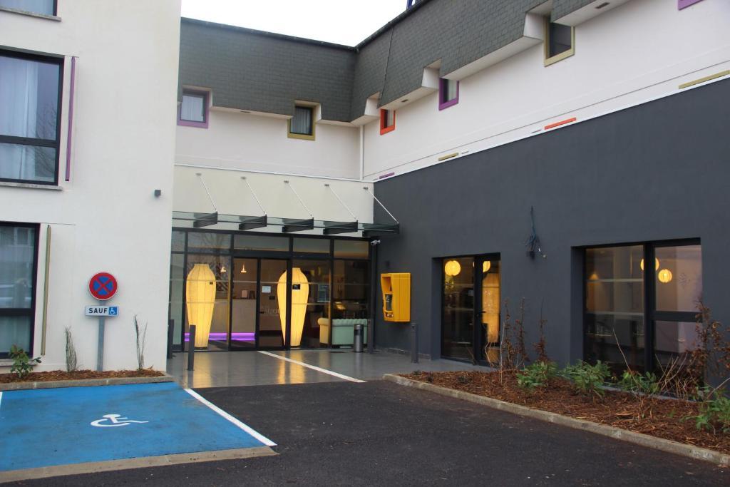 Kyriad Saint Quentin En Yvelines - Montigny Exterior foto
